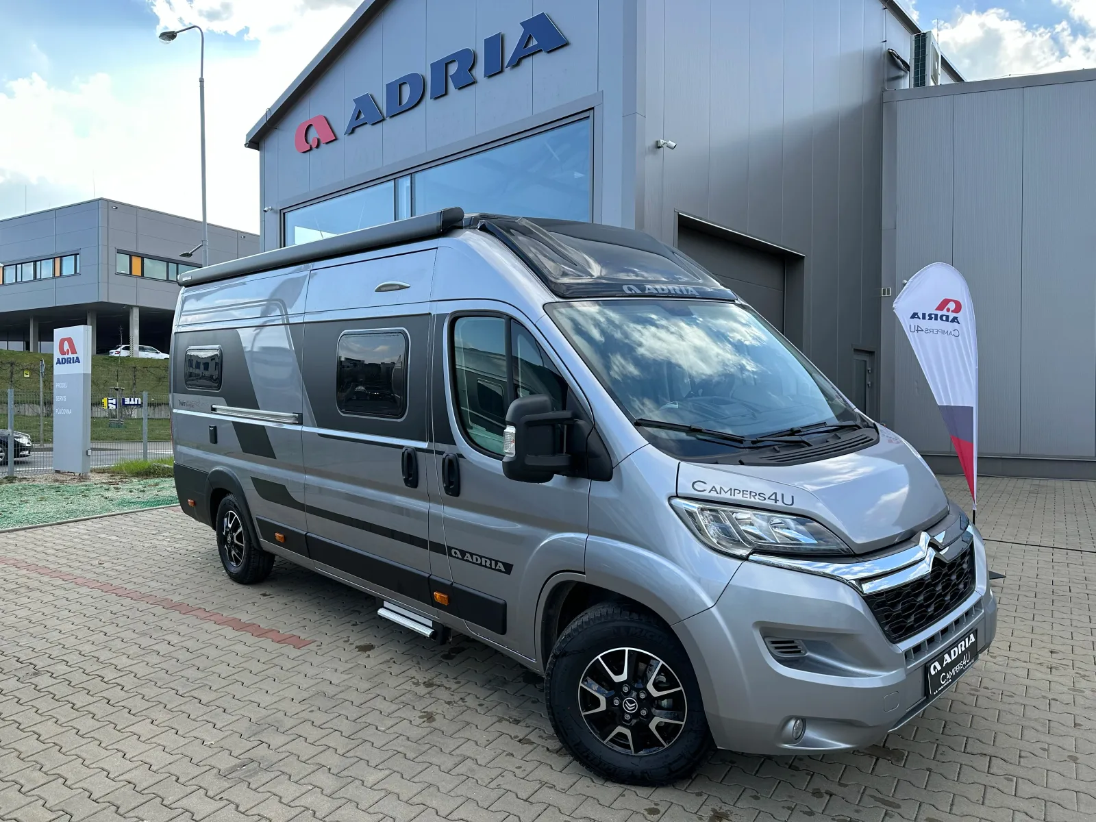 Detailní prohlídka vozu Adria Twin 640 SGX Supreme
